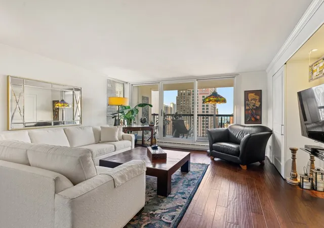 Homes for sale in Chicago, IL | 201 E Chestnut St #23A, Chicago, IL 60611 | MLS# 12594592