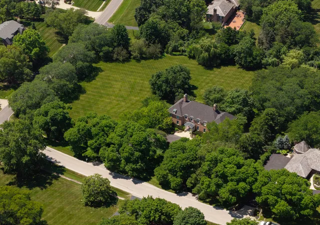 2nd image of 568 Plymouth Dr, Inverness, IL 60067 | MLS# 12594813