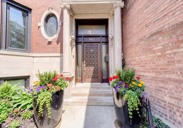 2nd image of 461 W Melrose St, Chicago, IL 60657 | MLS# 12594841