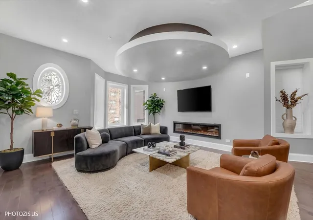 4th image of 461 W Melrose St, Chicago, IL 60657 | MLS# 12594841