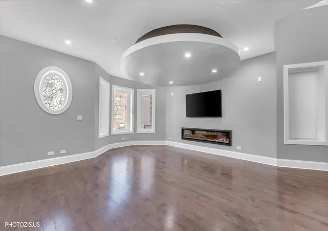 5th image of 461 W Melrose St, Chicago, IL 60657 | MLS# 12594841