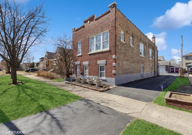 Photo 1 of Single family home for sale at 4332 Amelia Ave, Lyons, IL 60534 | MLS# 12595089 | Listing updated on 2026-09-30