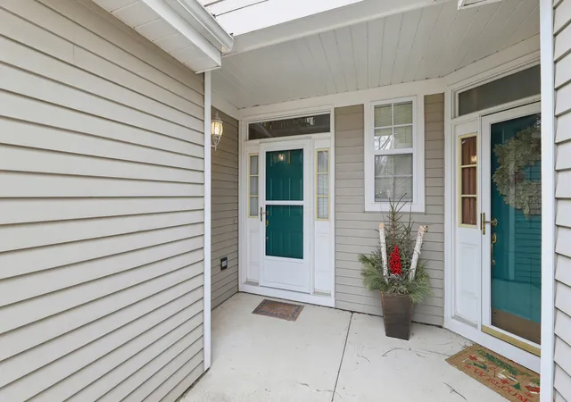 2nd image of 628 King Ct #628, East Dundee, IL 60118 | MLS# 12595263