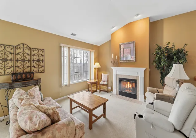 4th image of 628 King Ct #628, East Dundee, IL 60118 | MLS# 12595263
