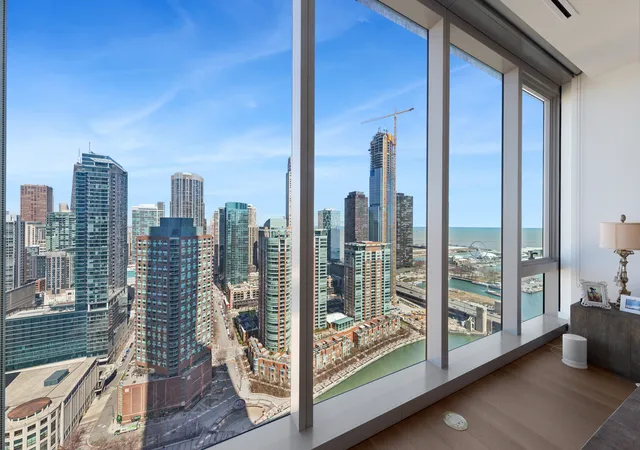 3rd image of 363 E Wacker Dr #2802, Chicago, IL 60601 | MLS# 12595509