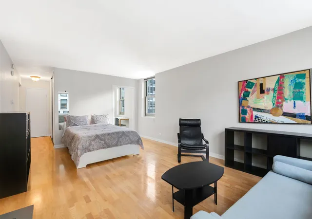 Homes for sale in Chicago, IL | 253 E Delaware Pl #22B, Chicago, IL 60611 | MLS# 12595519