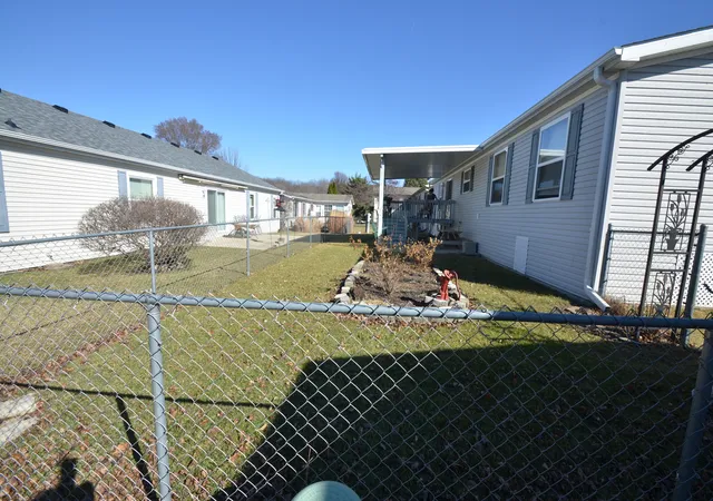Photo 3 of Manufactured home for sale at 5634 Buttercup Ln, Machesney Park, IL 61115 | MLS# 12595685 | Listing updated on 2026-09-16