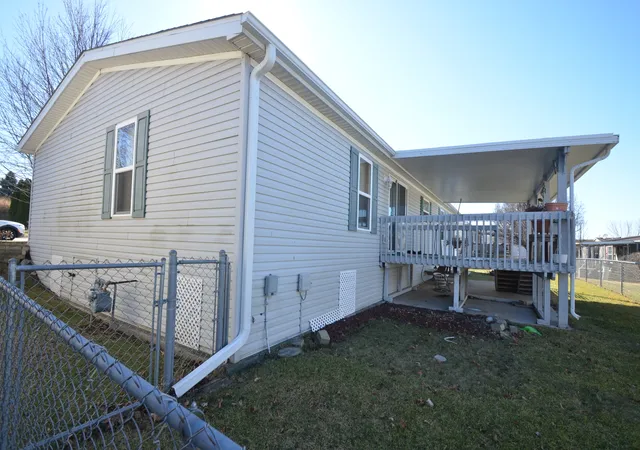 Photo 3 of Manufactured home for sale at 5634 Buttercup Ln, Machesney Park, IL 61115 | MLS# 12595685 | Listing updated on 2026-09-16