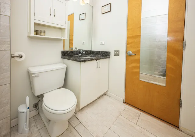 Homes for sale in Chicago, IL | 1000 W Washington Boulevard, Chicago, IL 60607 | Houzeo