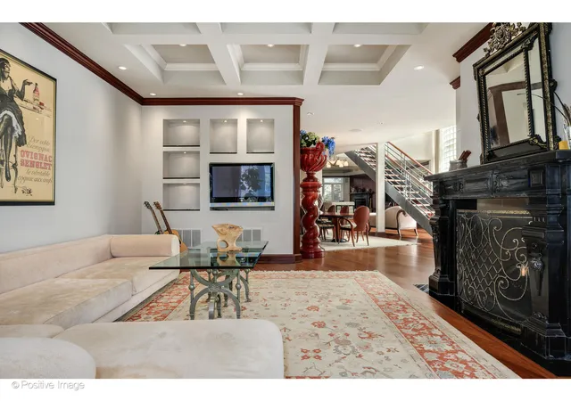 5th image of 1811 N Howe St, Chicago, IL 60614 | MLS# 12595802
