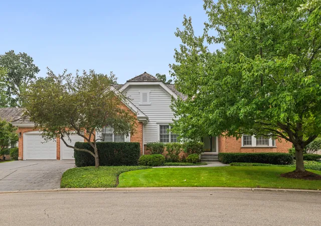 Photo 2 of Single family home for sale at 1735 Yale Ct, Lake Forest, IL 60045 | MLS# 12595870 | Listing updated on 2026-10-08