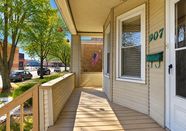 3rd image of 907 Ferdinand Ave, Forest Park, IL 60130 | MLS# 12596140