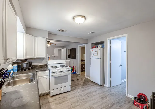 Listing Photo 5 - Condo for sale in building located at 5122 W 30th Pl, Cicero, IL 60804
