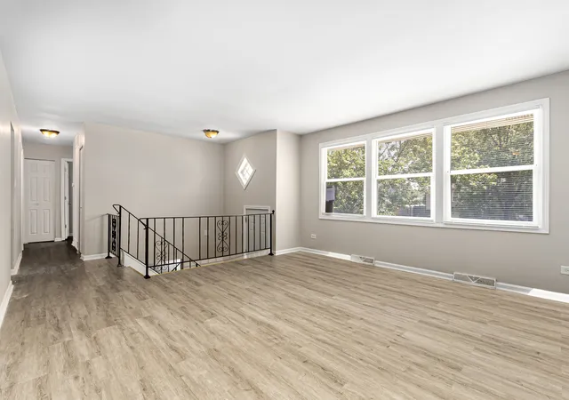 Photo 2 of Single family home for sale at 3510 Chestnut Dr, Hazel Crest, IL 60429 | MLS# 12596386 | Listing updated on 2026-10-04