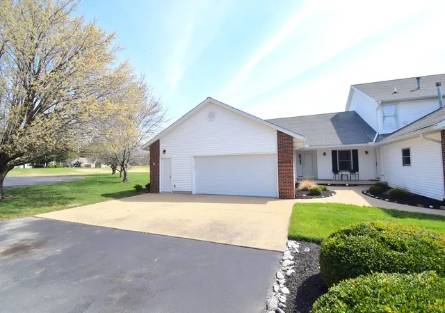 Photo 1 of Condo for sale at 1024 Mulligan Dr #1024, Mount Vernon, IL 62864 | MLS# 12596417 | Listing updated on 2026-04-25
