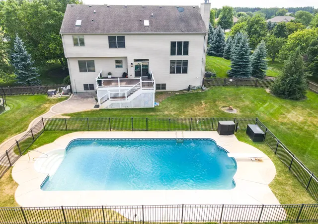 Photo 3 of Single family home for sale at 3822 Magnolia Dr, Spring Grove, IL 60081 | MLS# 12596521 | Listing updated on 2026-09-15