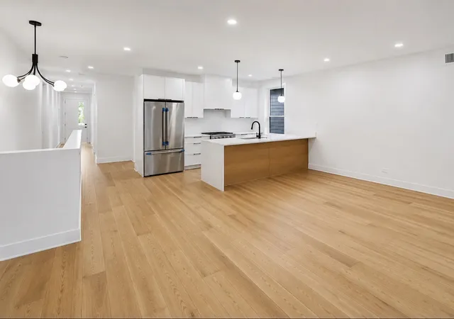 Photo 2 of Condo for sale at 3644 W Cornelia Ave #2, Chicago, IL 60618 | MLS# 12597150 | Listing updated on 2026-09-28
