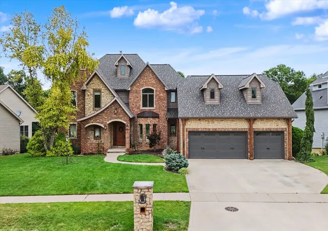 Photo 1 of Single family home for sale at 1610 Briarwood Ln, Mahomet, IL 61853 | MLS# 12597161 | Listing updated on 2026-07-31