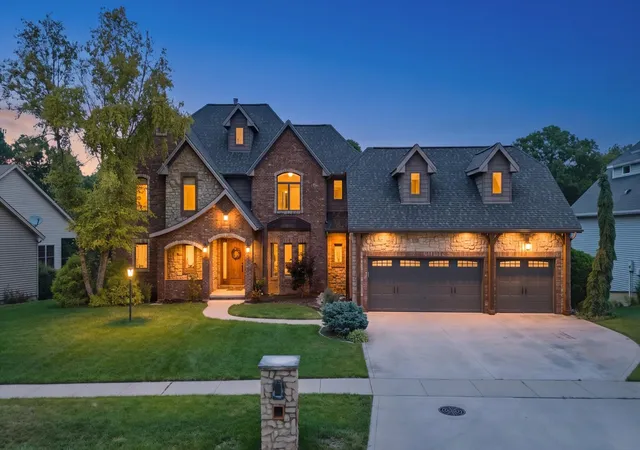 Photo 4 of Single family home for sale at 1610 Briarwood Ln, Mahomet, IL 61853 | MLS# 12597161 | Listing updated on 2026-07-31