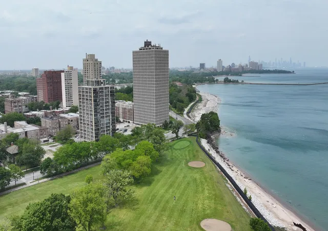 3rd image of 6730 S South Shore Dr #604, Chicago, IL 60649 | MLS# 12597268