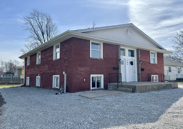 3rd image of 702 4Th Ave, Ottawa, IL 61350 | MLS# 12597512