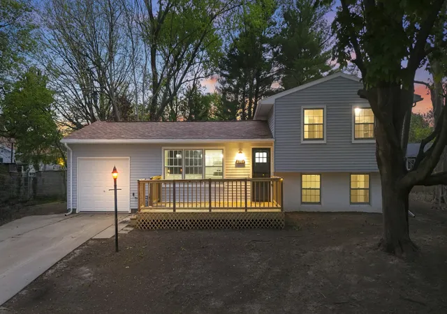 2nd image of 2303 Brookhaven Dr, Champaign, IL 61821 | MLS# 12597786