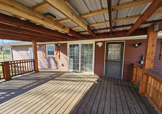 Photo 4 of Single family home for sale at 111 W Hickory St, Bluford, IL 62814 | MLS# 12598169 | Listing updated on 2026-08-05