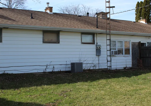 Photo 10 of Multi family home for sale at 402 N East St, Somonauk, IL 60552 | MLS# 12598443 | Listing updated on 2026-04-25