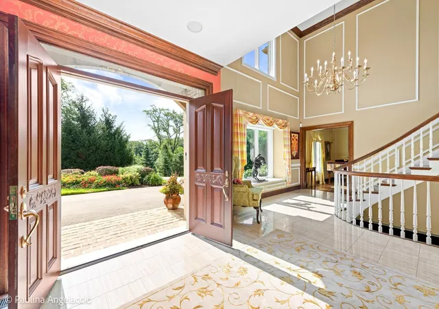 Photo 3 of Single family home for sale at 3 Far Hills Rd, Barrington, IL 60010 | MLS# 12598564 | Listing updated on 2026-07-27
