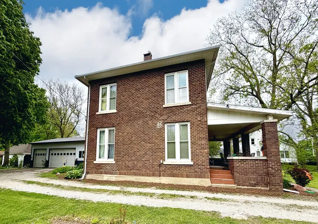 Photo 3 of Sale Pending at 41550 E 100 North Rd, Fisher, IL 61843 | MLS# 12598773 | Listing updated on 2026-10-07