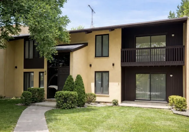 Condo for sale at 1050 Holbrook Rd #I, Homewood, IL 60430 | MLS# 12598796 | Listing updated on 2026-10-08