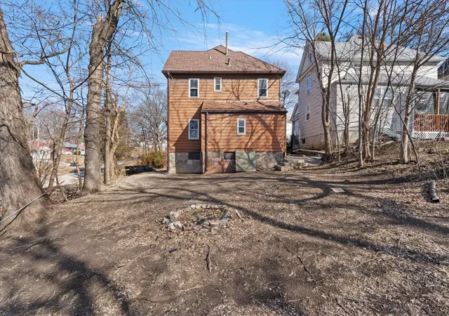 2nd image of 3 Riverview Pl, Davenport, IA 52803 | MLS# 12598912