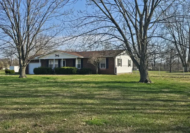 Photo 1 of Single family home for sale at 14927 E Clearview Rd, Mt Vernon, IL 62864 | MLS# 12599016 | Listing updated on 2026-05-13