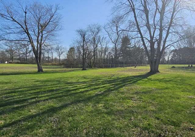 Photo 2 of Single family home for sale at 14927 E Clearview Rd, Mt Vernon, IL 62864 | MLS# 12599016 | Listing updated on 2026-05-13