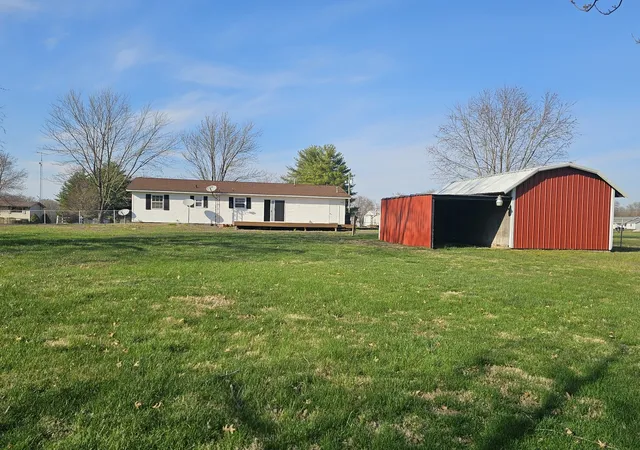 Photo 3 of Single family home for sale at 14927 E Clearview Rd, Mt Vernon, IL 62864 | MLS# 12599016 | Listing updated on 2026-05-13