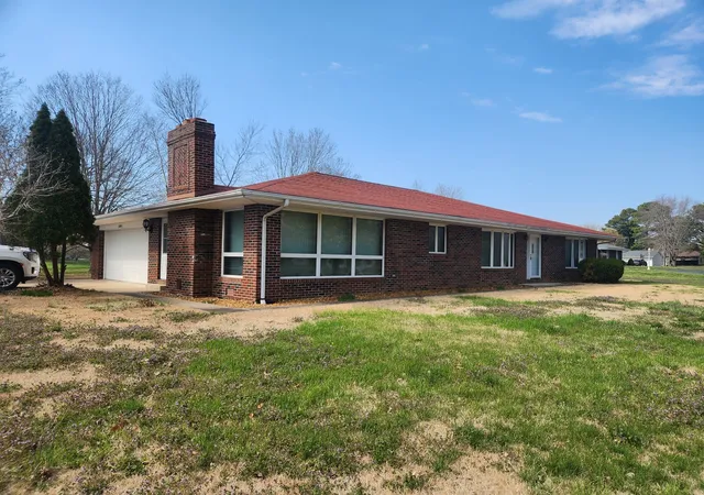 Photo 4 of Sale Pending at 3769 Oxbow Rd, Pinckneyville, IL 62274 | MLS# 12599025 | Listing updated on 2026-08-14