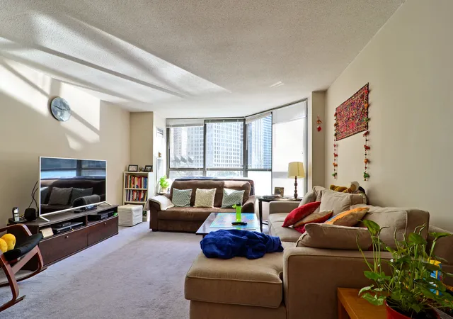 2nd image of 405 N Wabash Ave #110, Chicago, IL 60611 | MLS# 12599091