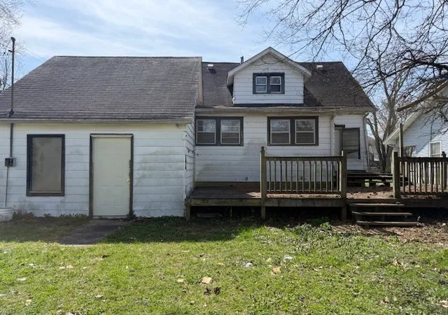 3rd image of 600 Dewey St, Eldorado, IL 62930 | MLS# 12599342