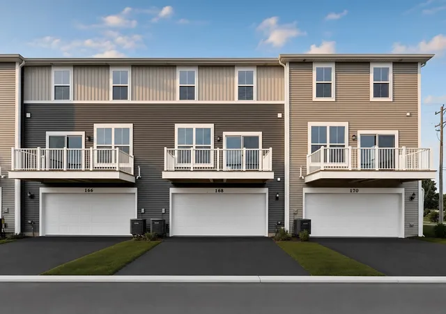 3rd image of 168 E Berkshire Dr, Crystal Lake, IL 60014 | MLS# 12599655