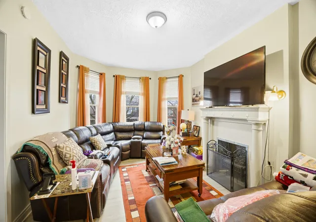 4th image of 7014 S Calumet Ave, Chicago, IL 60637 | MLS# 12599670
