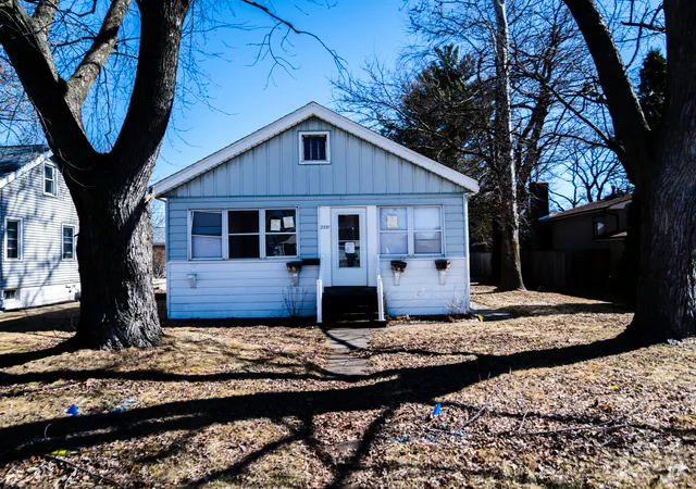 2nd image of 2531 28th St, Rock Island, IL 61201 | MLS# 12599679