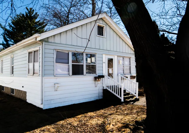 Photo 3 of Single family home for sale at 2531 28th Street, Rock Island, IL 61201 | MLS# 12599679 | Listing updated on 2026-10-20