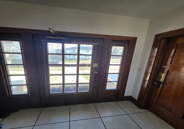 Photo 2 of Multi family home for sale at 904 17th Avenue, Rockford, IL 61104 | MLS# 12599872 | Listing updated on 2026-08-01