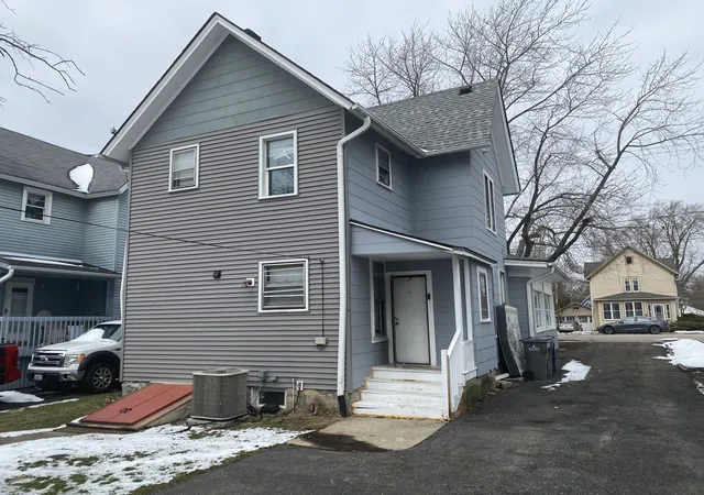 20th image of 515 Walnut Ave, Elgin, IL 60123 | MLS# 12599919