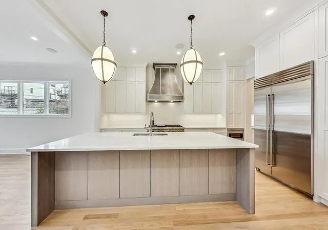 Photo 3 of Sale Pending at 1920 W Fletcher St, Chicago, IL 60657 | MLS# 12599943 | Listing updated on 2026-07-18