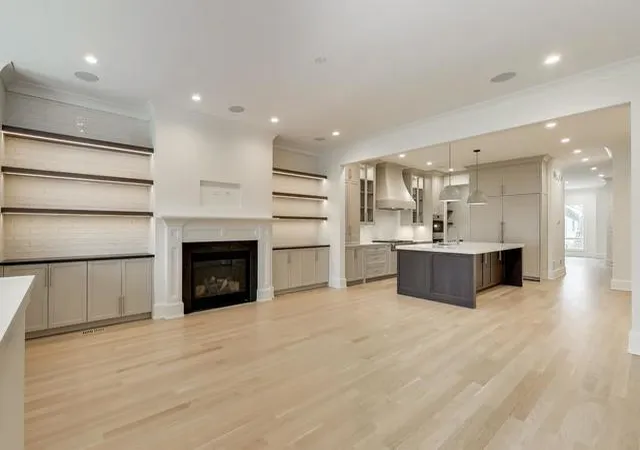 Photo 3 of Sale Pending at 1920 W Fletcher St, Chicago, IL 60657 | MLS# 12599943 | Listing updated on 2026-07-18