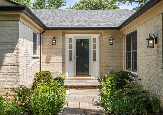 2nd image of 912 Morningside Dr, Lake Forest, IL 60045 | MLS# 12600284