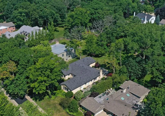 3rd image of 912 Morningside Dr, Lake Forest, IL 60045 | MLS# 12600284