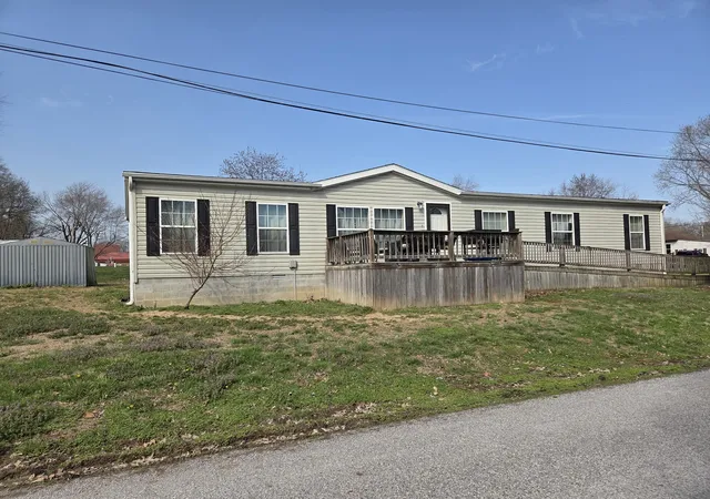 Photo 1 of Manufactured home for sale at 104 S Douglas St, Mcleansboro, IL 62859 | MLS# 12600313 | Listing updated on 2026-07-28