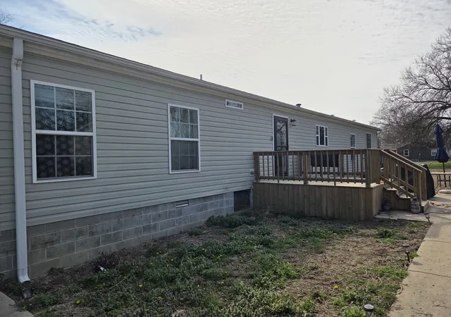 Photo 2 of Manufactured home for sale at 104 S Douglas St, Mcleansboro, IL 62859 | MLS# 12600313 | Listing updated on 2026-07-28